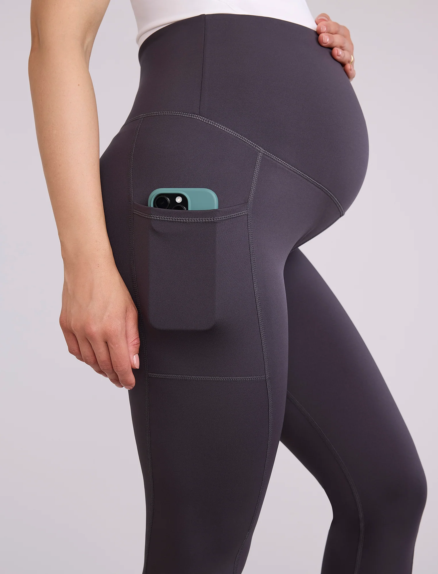 Maternity Seamed Active Pockets Legging - Image 4