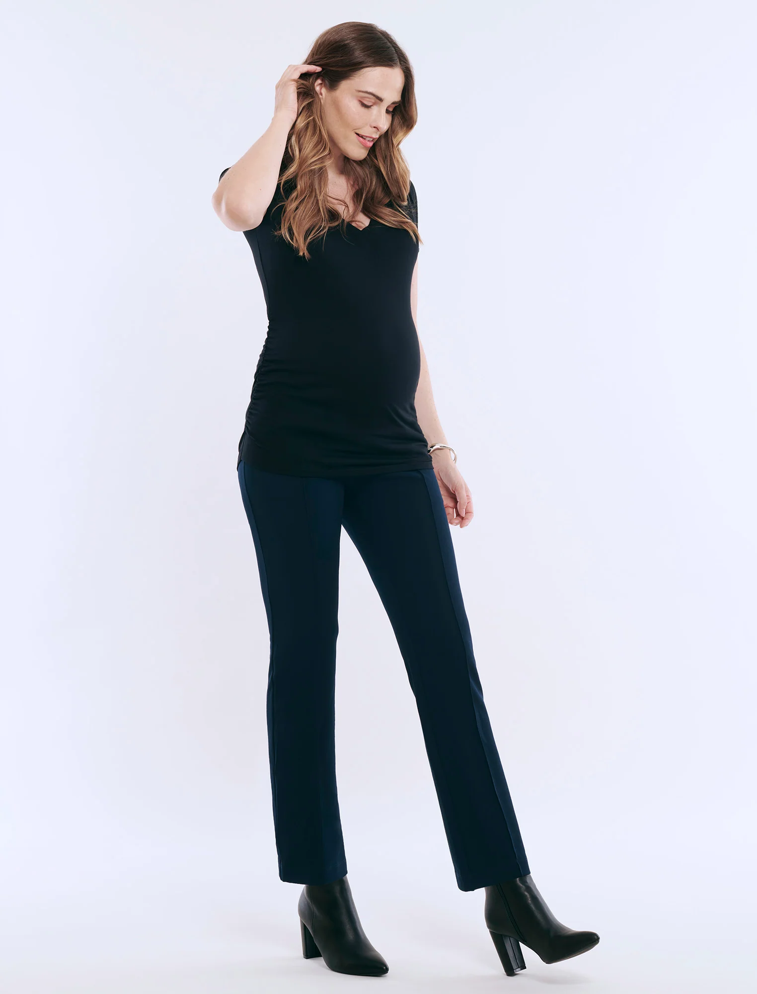 Side Ruched Short Sleeve V-Neck  Maternity Tee - Image 3