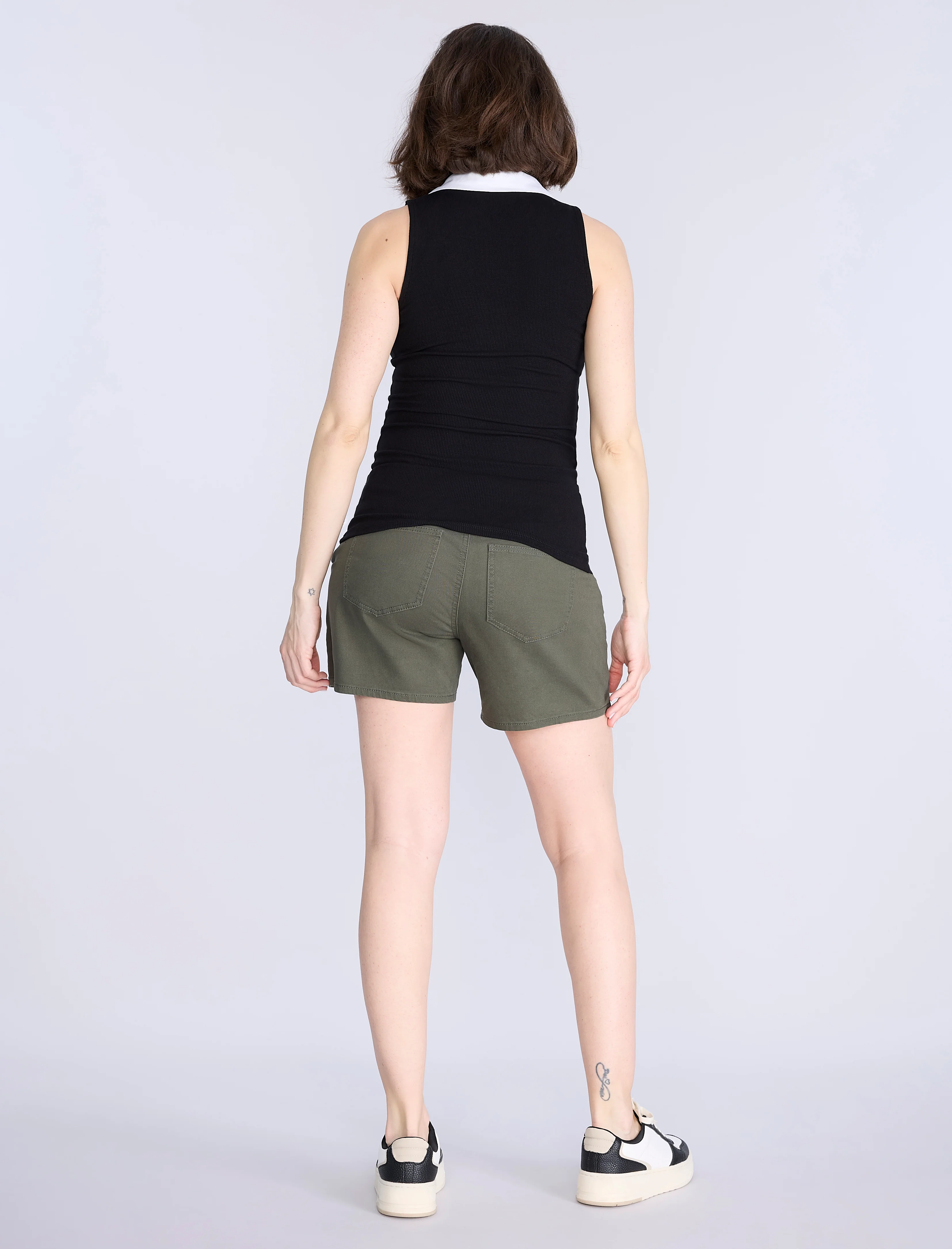 Sleeveless Ribbed Collared Top - Image 2