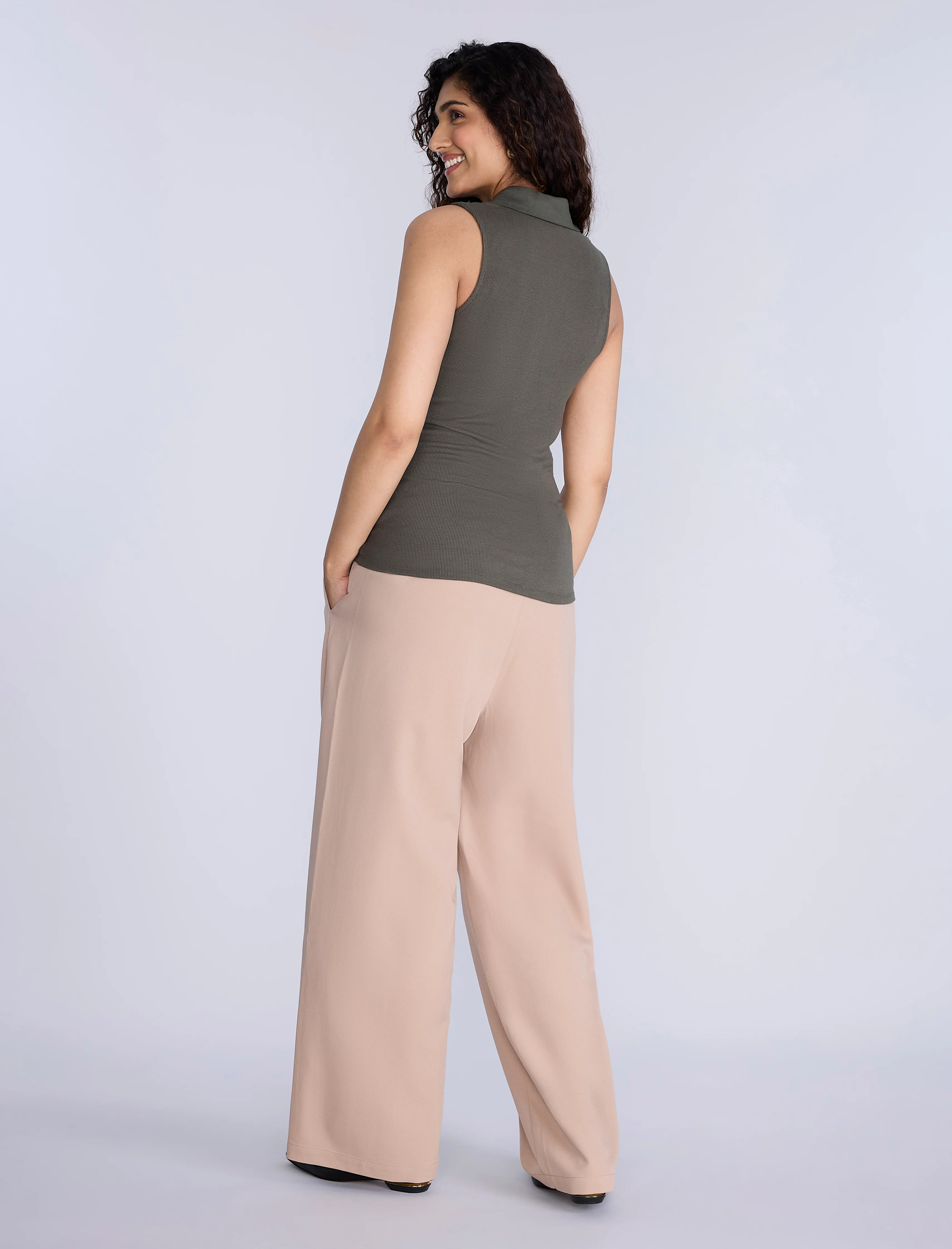 Sleeveless Ribbed Collared Top - Image 2