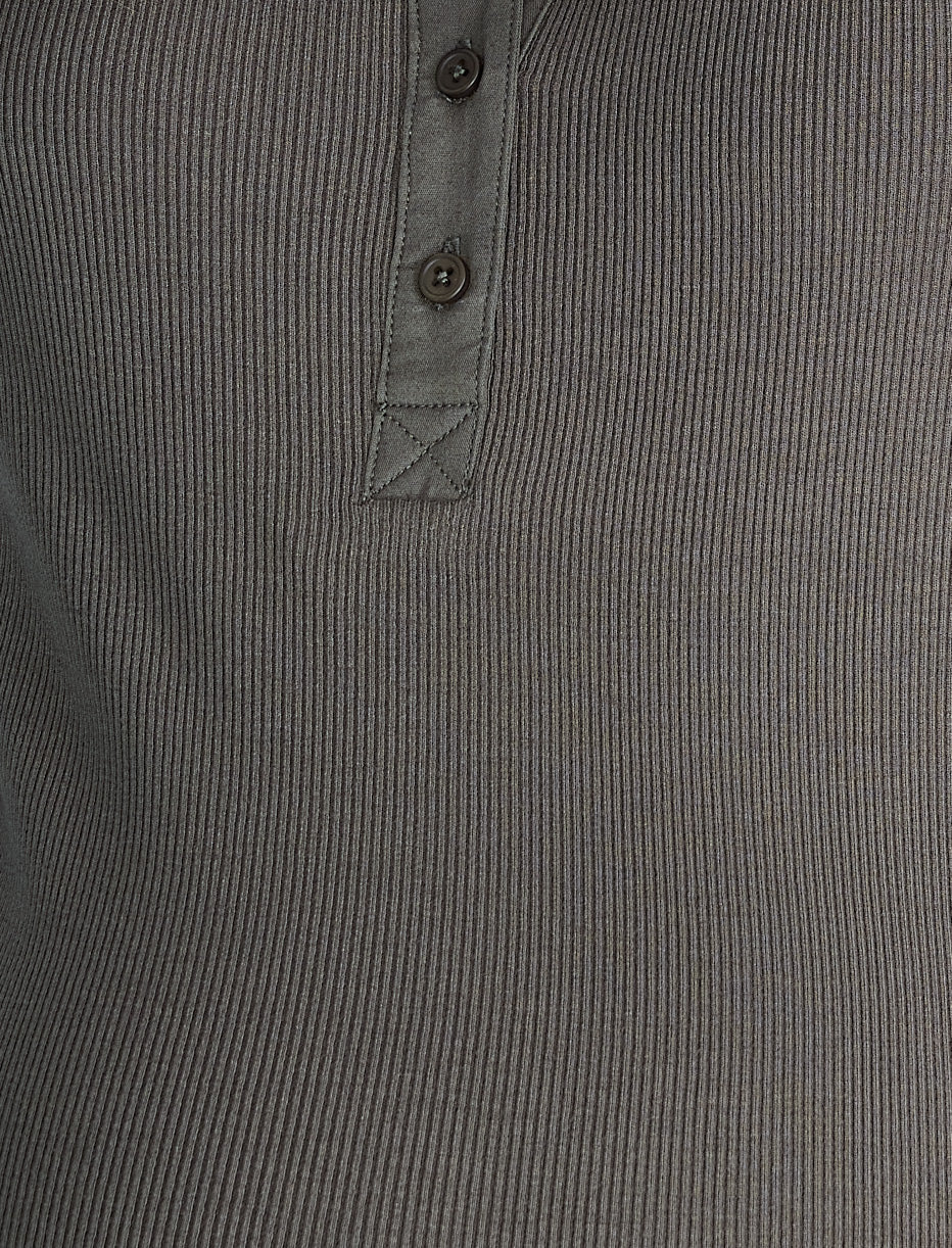 Sleeveless Ribbed Collared Top - Image 5